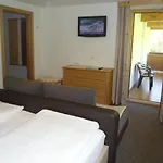 Gruenwaldhof 3* トゥクス